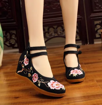 2022 Chiński styl żakardowe bawełna etniczny styl klamra wewnętrzne wzrost obuwie damskie buty ślubne na wysokim obcasie
